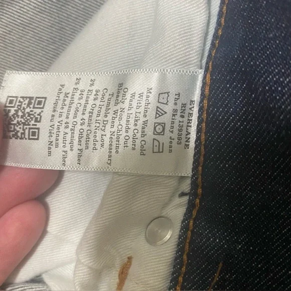 Light and Dark Wash Slim Cut Everlane Jeans Bundle, Size 32 - Picture 6 of 11